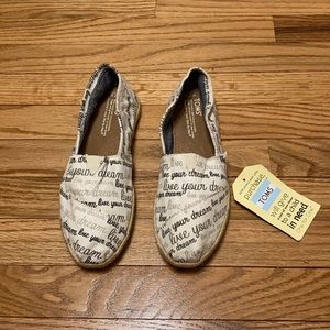 Toms classics Live your Dreams size 7.5 cream